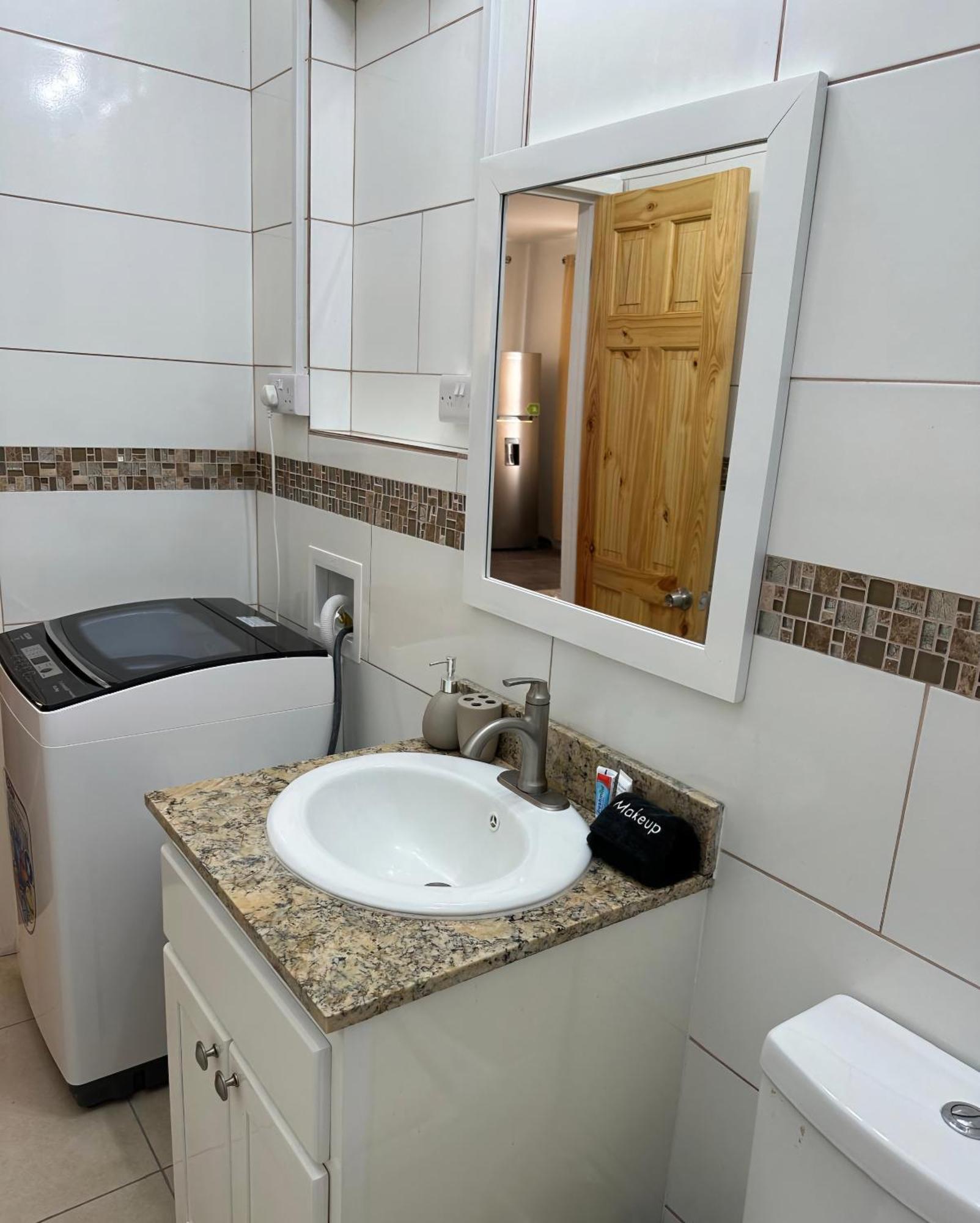 Eldorado Guesthouse & Car Rental Roseau Pokój zdjęcie