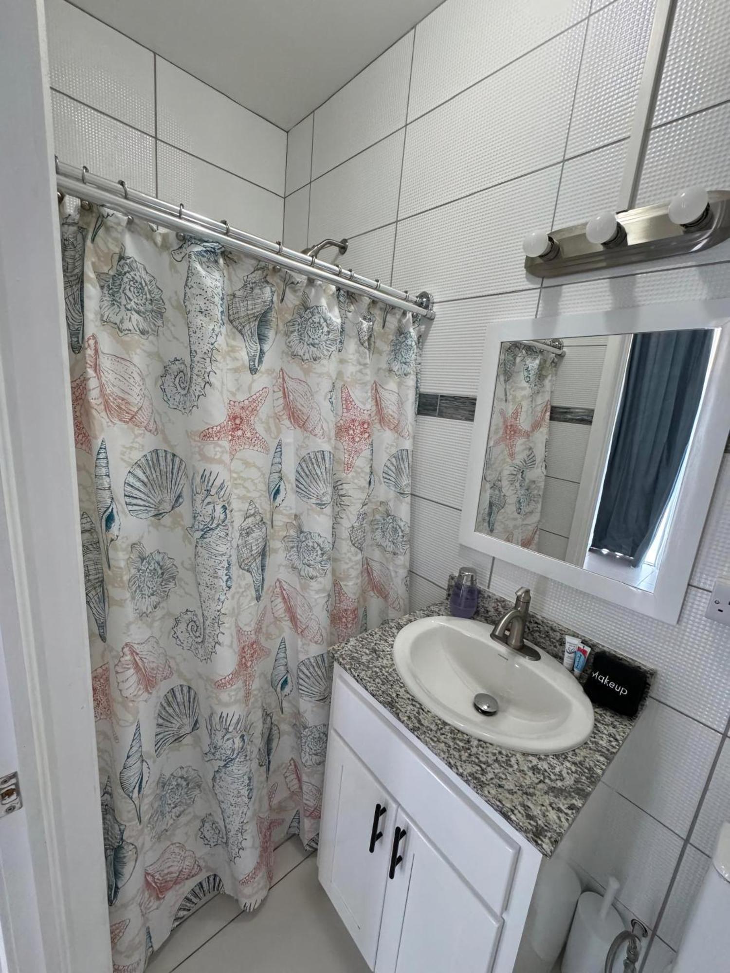 Eldorado Guesthouse & Car Rental Roseau Pokój zdjęcie
